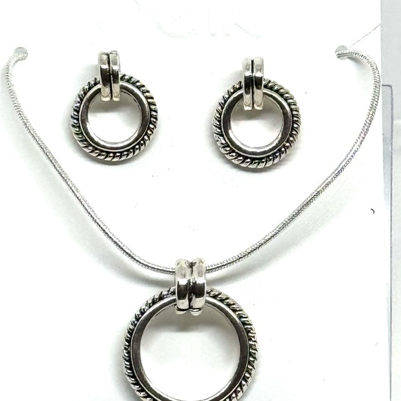 BELK Silver Tone and Black Design Circle Pendant Necklace and Post Earring - Picture 6 of 7